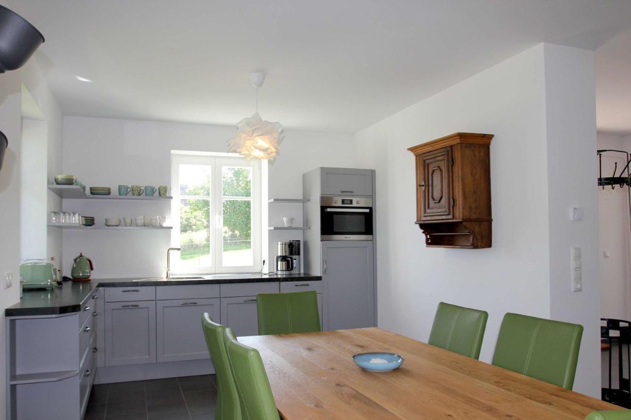 Wassernahes Ferienhaus Mit Meerblick Und Schwimmbadnutzung In Sellin - Ferienhaus Rohrweihe ガガー エクステリア 写真