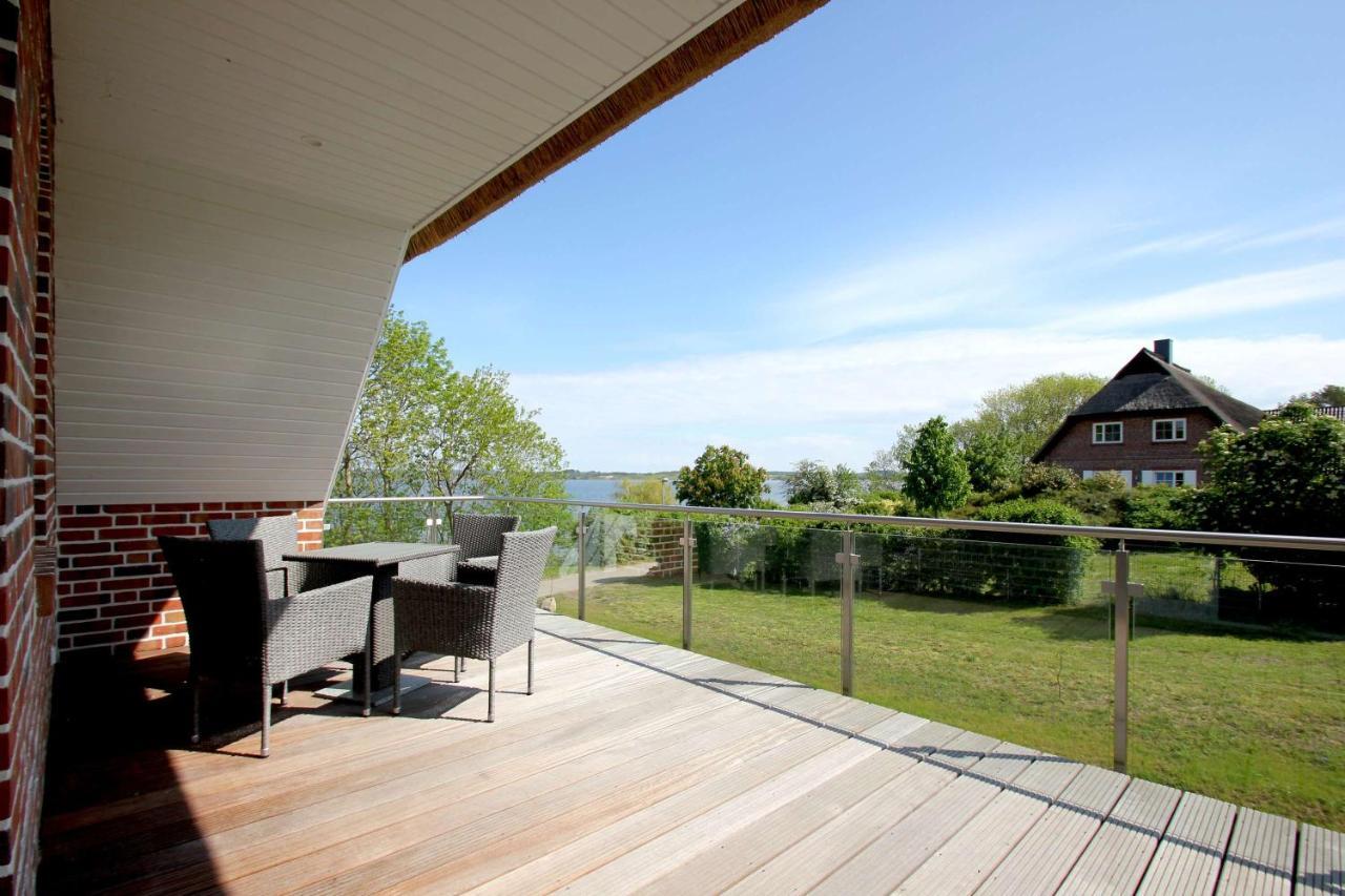 Wassernahes Ferienhaus Mit Meerblick Und Schwimmbadnutzung In Sellin - Ferienhaus Rohrweihe ガガー エクステリア 写真